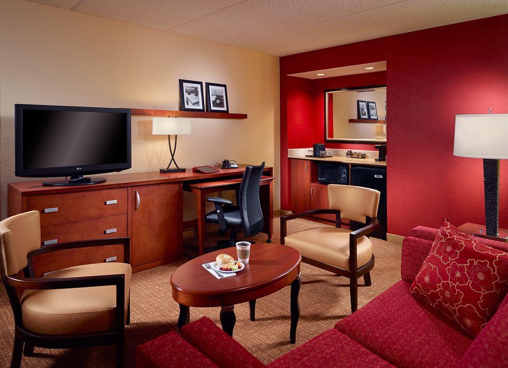 Courtyard By Marriott Savannah Midtown Εξωτερικό φωτογραφία