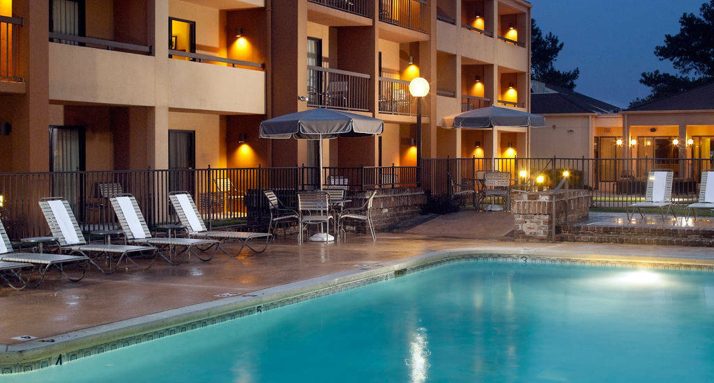 Courtyard By Marriott Savannah Midtown Εξωτερικό φωτογραφία