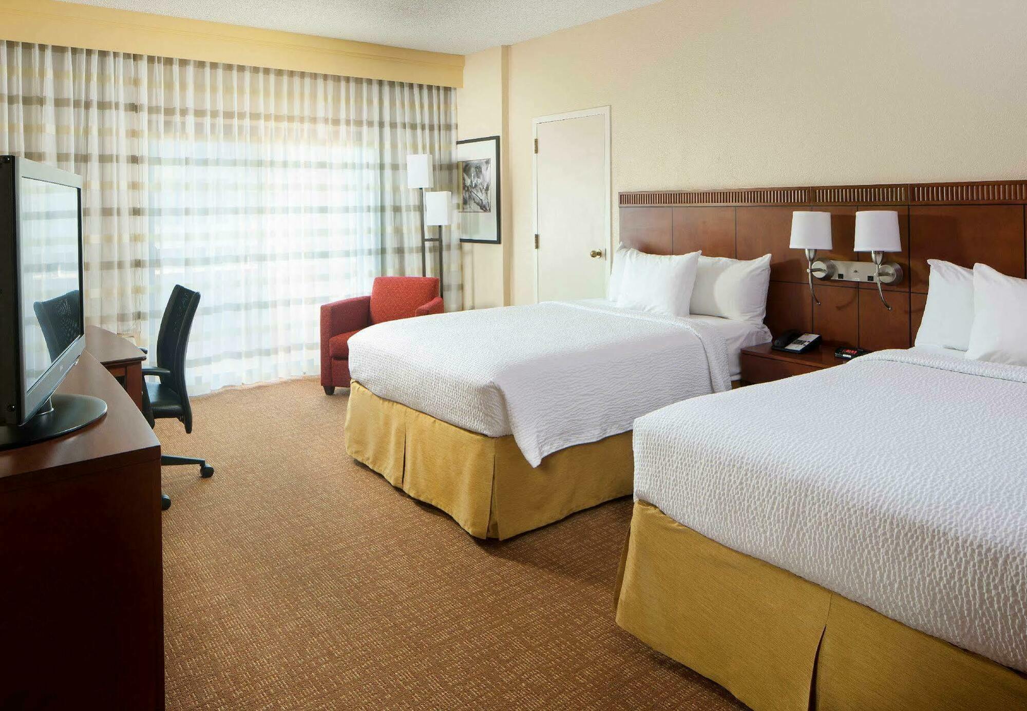 Courtyard By Marriott Savannah Midtown Εξωτερικό φωτογραφία