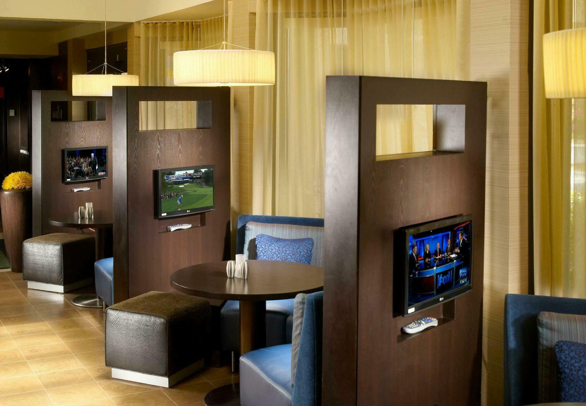Courtyard By Marriott Savannah Midtown Εξωτερικό φωτογραφία